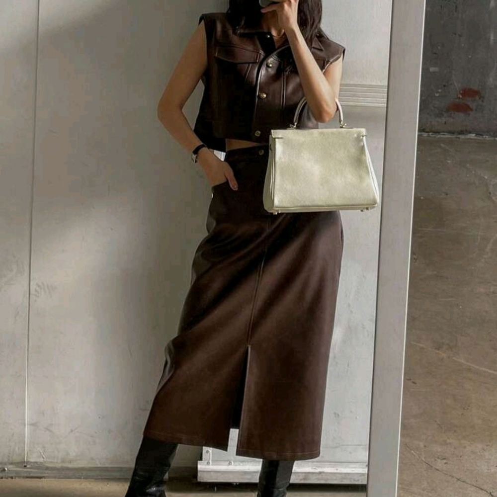 Women's Fall/Winter PU Leather Flap Detail Sleeveless Jacket & Split Hem - Picture 8 of 9